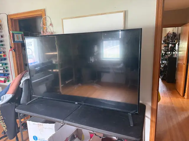65 Inch JVC TV - Photo 2