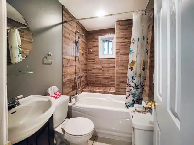 Room for rent – convenient location | St-Michel