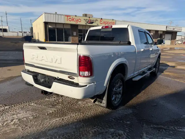 2018 Ram 3500 LIMITED MEGACAB 4X4 6'4 BOX /1 OWNER NO ACCIDENTS - Photo 7