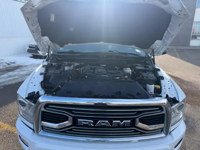 2018 Ram 3500 LIMITED MEGACAB 4X4 6'4 BOX /1 OWNER NO ACCIDENTS - Photo 10