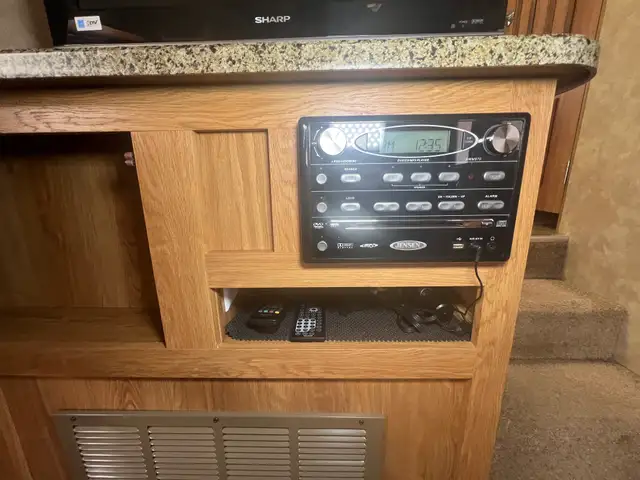 2009 Jayco Eagle  255RKS REAR KITCHEN, COUPLES UNIT - Photo 14