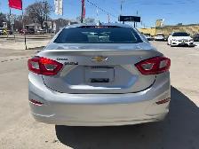2018 CHEVROLET CRUZE LT - B/U CAM - HEATED SEATS - VOCAL ASSIST - Photo 4
