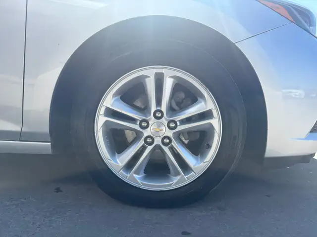2018 CHEVROLET CRUZE LT - B/U CAM - HEATED SEATS - VOCAL ASSIST - Photo 9