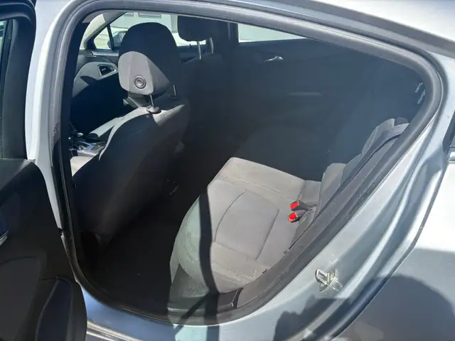 2018 CHEVROLET CRUZE LT - B/U CAM - HEATED SEATS - VOCAL ASSIST - Photo 17