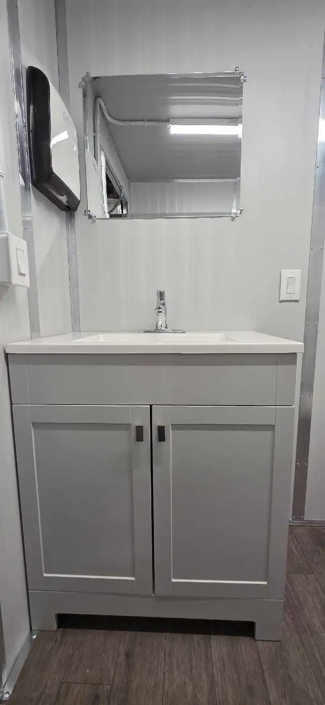 Mobile Washroom Trailer - Photo 7