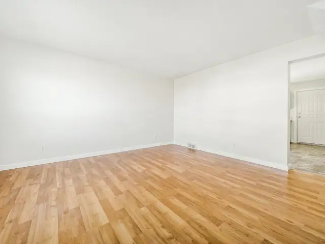 3 Bedroom Town house for rent on Westside - Photo 4