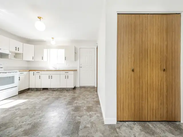 3 Bedroom Town house for rent on Westside - Photo 6