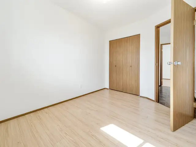 3 Bedroom Town house for rent on Westside - Photo 12