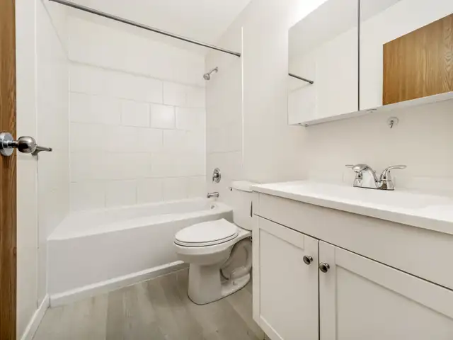 3 Bedroom Town house for rent on Westside - Photo 14