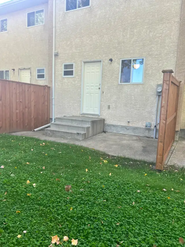 3 Bedroom Town house for rent on Westside - Photo 23