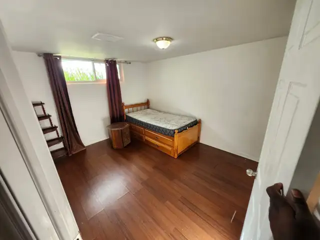 Furnished room for rent - Photo 2