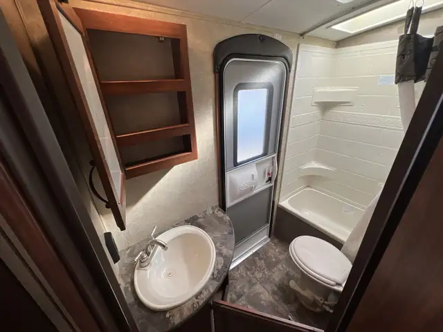 Family-Friendly Travel Trailer Featuring Double Bunks - Photo 6