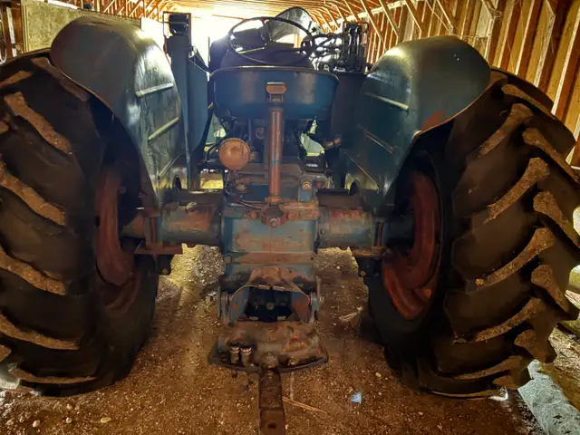 Fordson Major Tractor - Photo 2