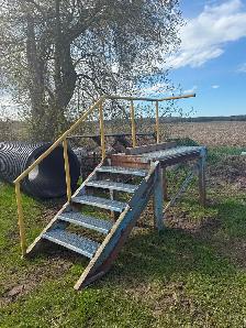 Steel Staircase - Photo 3
