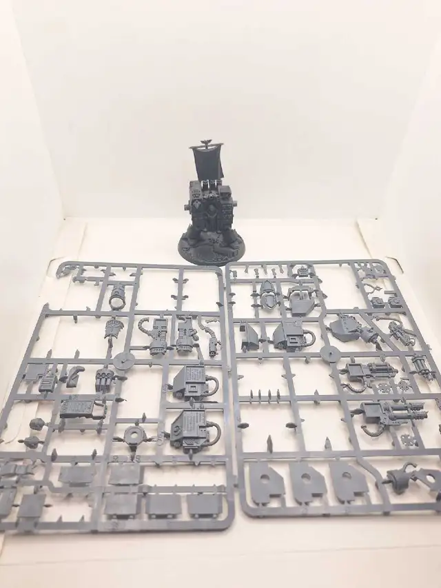 Warhammer 40k dreadnought half assembled Arms NoS