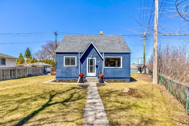 3 bedroom house in fort Garry area, close to Pembina HYW