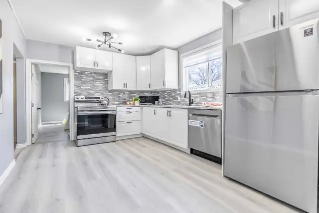 3 bedroom house in fort Garry area, close to Pembina HYW - Photo 5