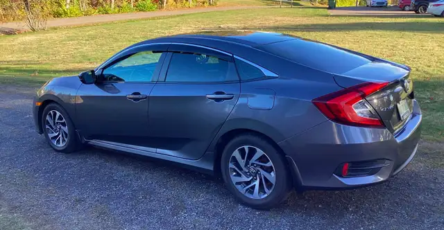 2017 Honda Civic EX - Photo 5