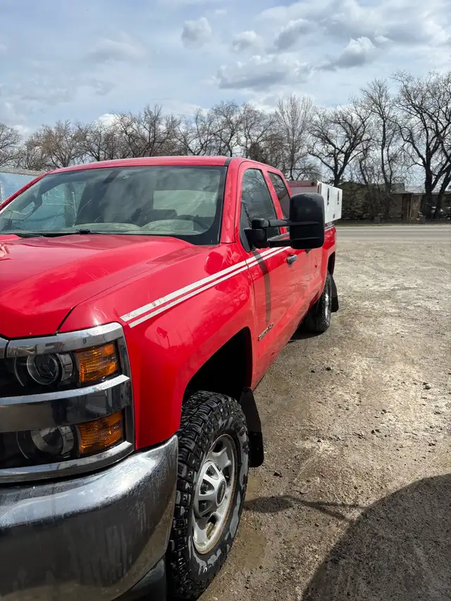 2015 Chevy Silverado 2500 dual fuel propane and gas - Photo 2