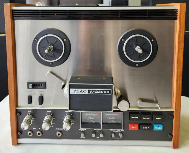 TEAC A-2300S REEL TO REEL TAPE RECORDER  ( 4 TRACK )