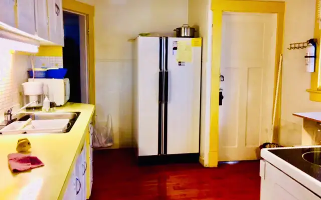 Room for rent in Crescent Heights NW - Photo 4