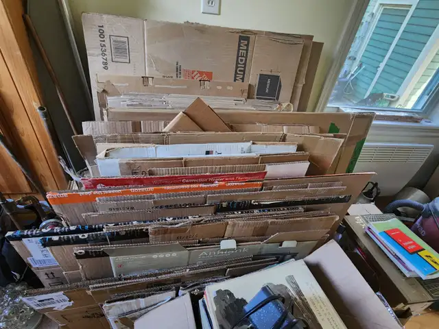 Boîtes de déménagemenrt diverses grandeurs - Photo 2