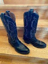COWBOY BOOTS made by ALBERTA BOOT COMPANY LADIES SIZE 8 LIKE NEW