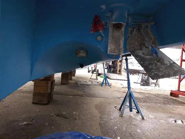 Boats painting shop- Fiberglass & Gelcoat Repair - Photo 7