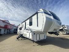 Brand New 2023 Keystone Avalanche 352BH – Priced Below Cost