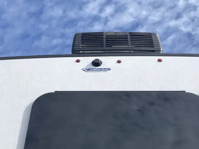 Brand New 2023 Keystone Avalanche 352BH – Priced Below Cost - Photo 4