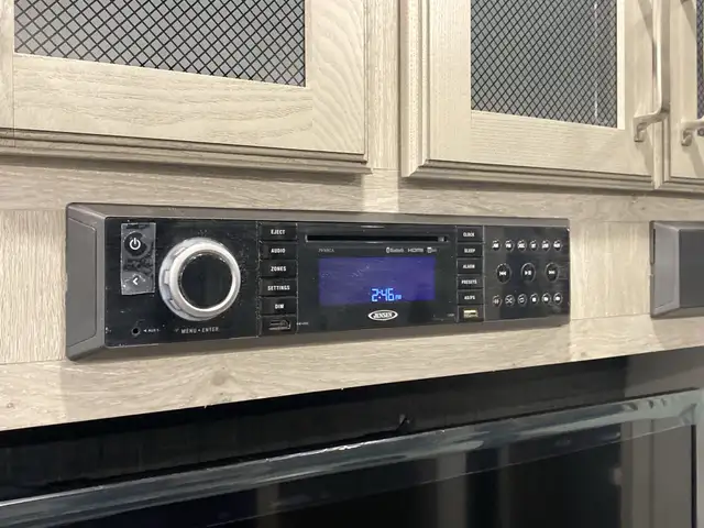Brand New 2023 Keystone Avalanche 352BH – Priced Below Cost - Photo 11