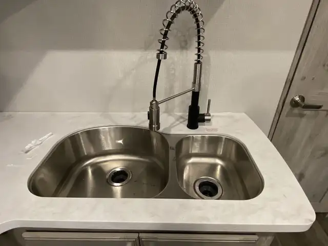 Brand New 2023 Keystone Avalanche 352BH – Priced Below Cost - Photo 18