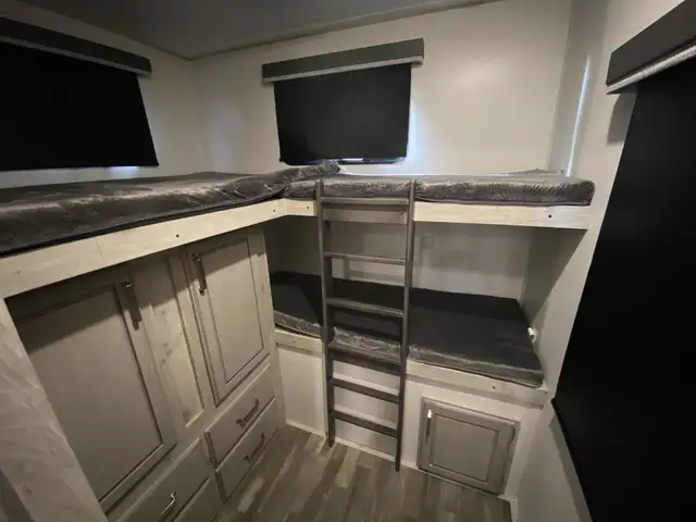 Brand New 2023 Keystone Avalanche 352BH – Priced Below Cost - Photo 23