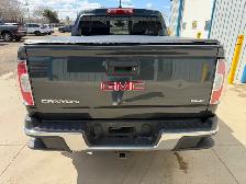 2017 GMC Canyon 4WD SLE - Photo 10