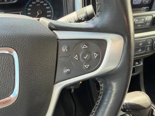 2017 GMC Canyon 4WD SLE - Photo 18