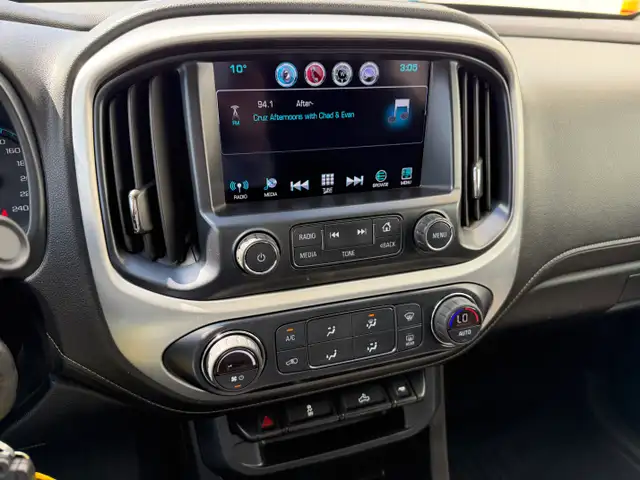2017 GMC Canyon 4WD SLE - Photo 19