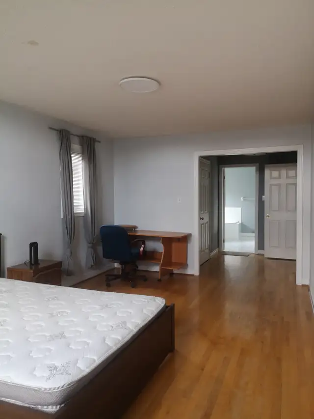 master bedroom for rent(male only)