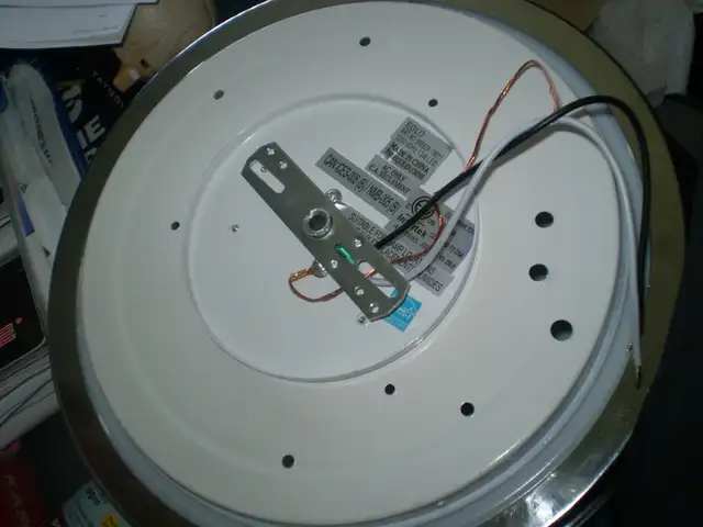 FLUSH MOUNT LED CEILING LIGHT- USED-3000k WARM WHITE- $20 - Photo 3