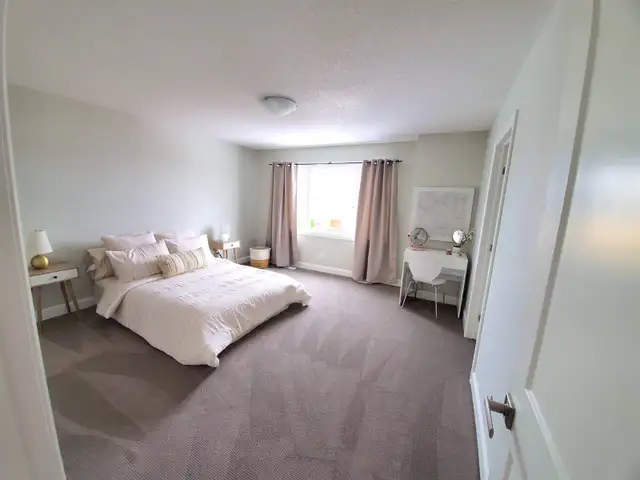 Best Value! Rent 3 bedrooms, 2.5 Bath House in Kingston West - Photo 6