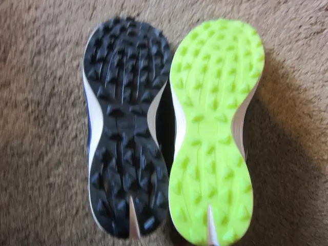 GET 2 REAL NICE LIGHTWEIGHT NEW PAIRS GOLF SHOES FOR $95 - Photo 5