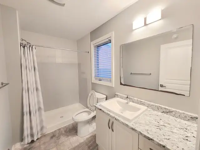 Inclusive Rent! 3 bedrooms 2 Bathrooms Upper level Kingston West - Photo 7