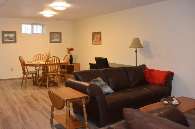 Fully furnished 2-bedroom, 1-bathroom suite for rent in Drayton!