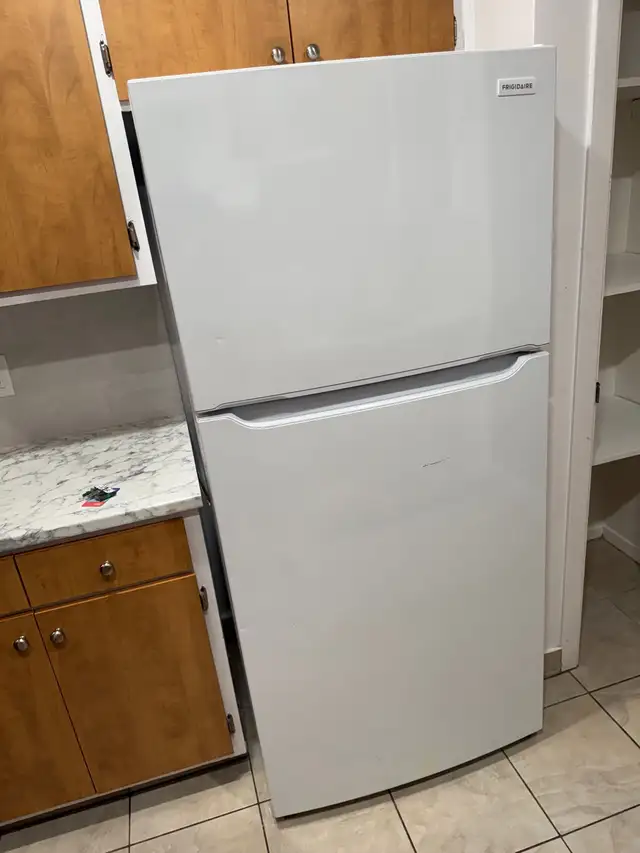 refrigerator / réfrigérateur