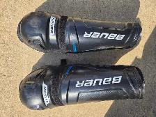 Bauer Sr 15' Shin pads