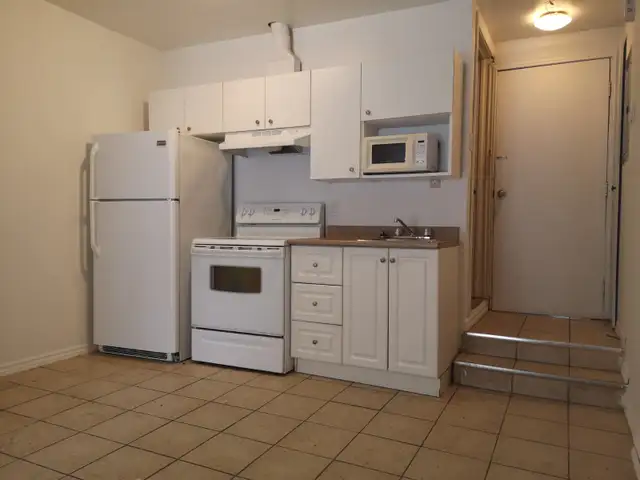 3-1/2, Subway/Metro Jolicoeur/Monk, 1100 $ /m - Photo 2
