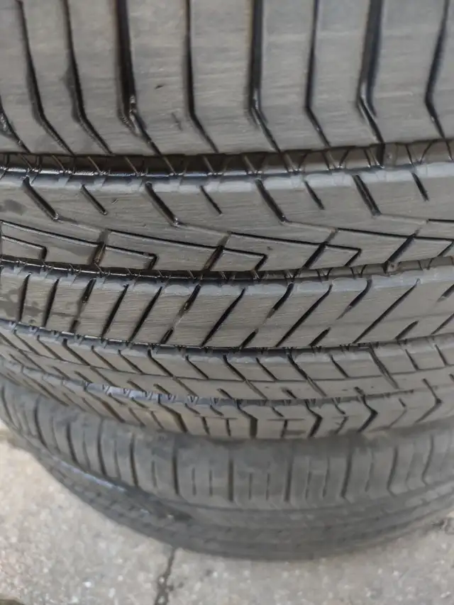 3 pneus Hankook Ventus 235-45R18 excellent état. - Photo 2