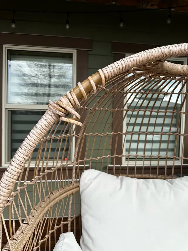 Outdoor Chair - Covered egg style - Photo 4