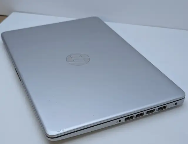 Laptop HP i5 8e Gén / 8Go DDR4 / SSD NVMe 256Go / Batterie NEUVE - Photo 4