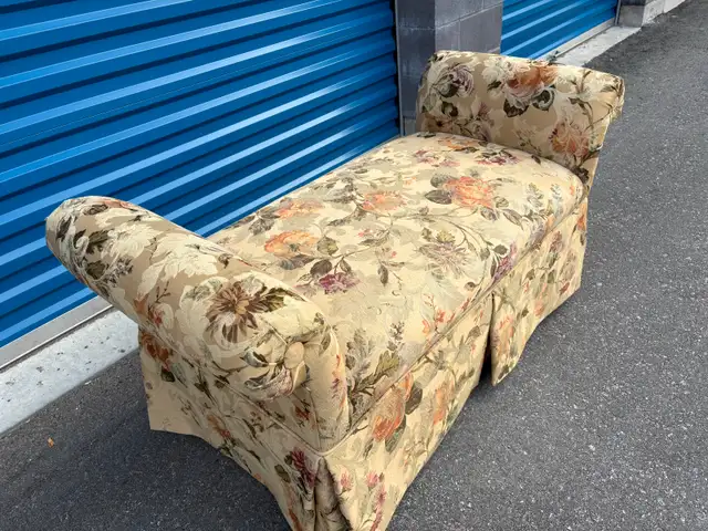 Settee / Bench for end of Bed. - Photo 4
