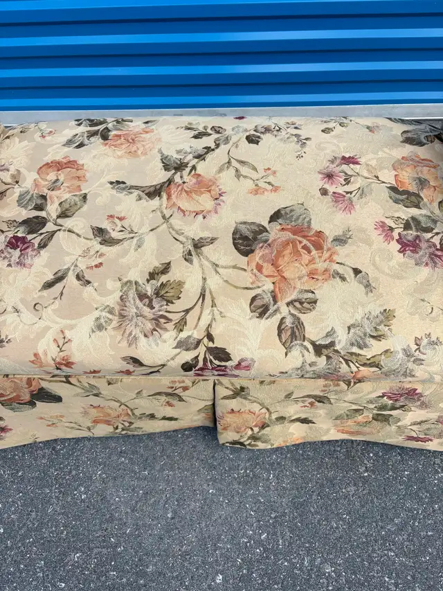 Settee / Bench for end of Bed. - Photo 6